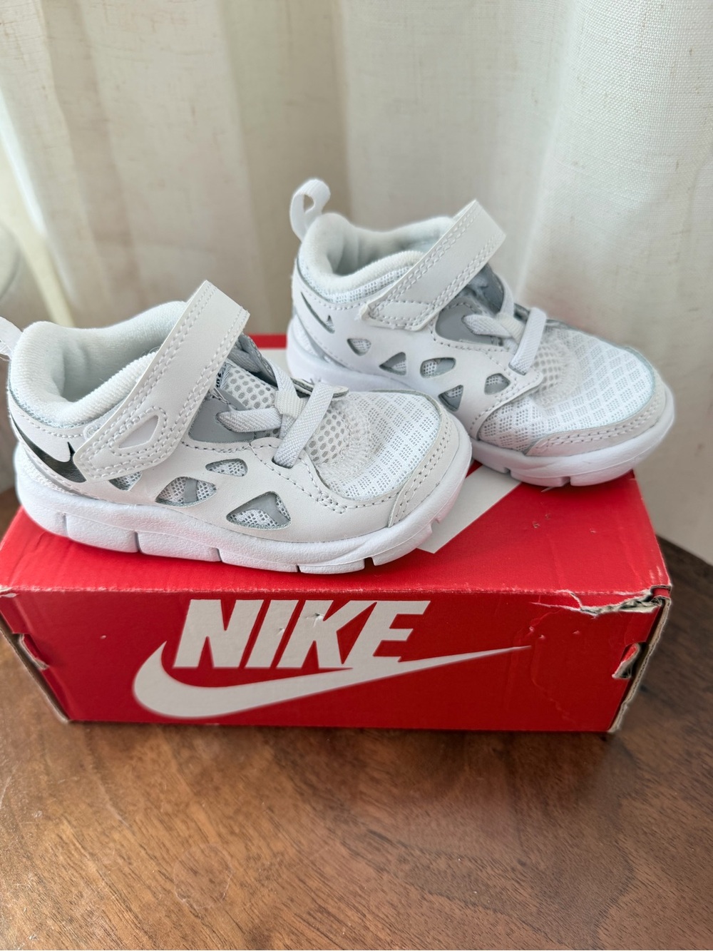Nike Toddler Kids White Velcro Shoes